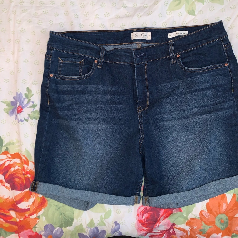 Jessica Simpson midi shorts